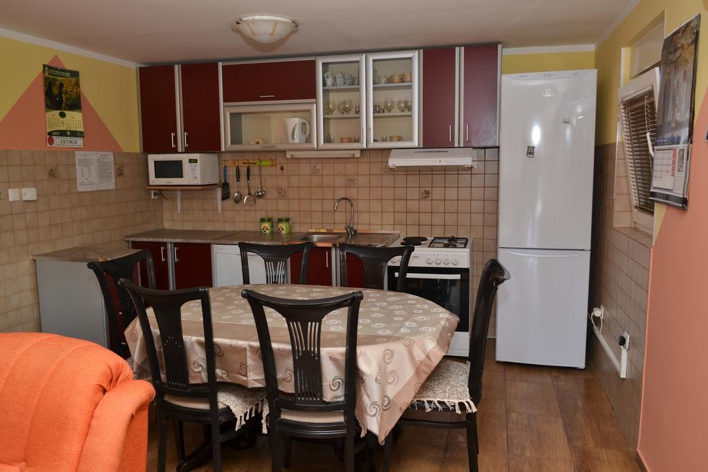 Apartments Villa Marta - Begovic コトル エクステリア 写真